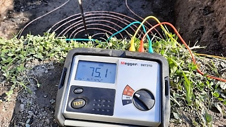 Mesure de résistivité de terre à l'aide d'un telluromètre